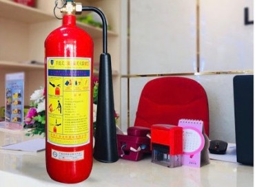 Dùng Bình Chữa Cháy Co2 Không Đúng, Ngọn lửa càng lớn Dùng Bình Chữa Cháy Co2 Không Đúng, Ngọn lửa càng lớn
