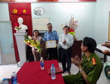 Kịp thời khen thưởng đội PCCC cơ sở Chợ Bà Chiểu Kịp thời khen thưởng đội PCCC cơ sở Chợ Bà Chiểu